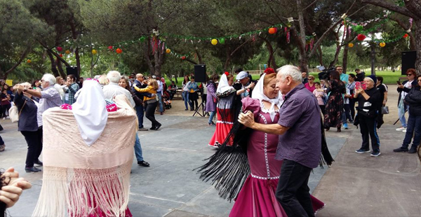 Si todavía no has aprendido, aprende a bailar un chotis en San Isidro/Facebook