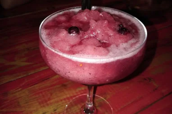 VEINTI7 COCTELERÍA