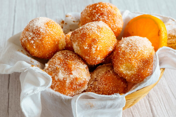 Buñuelos de viento artesanos en Madrid: historia y dónde comprarlos