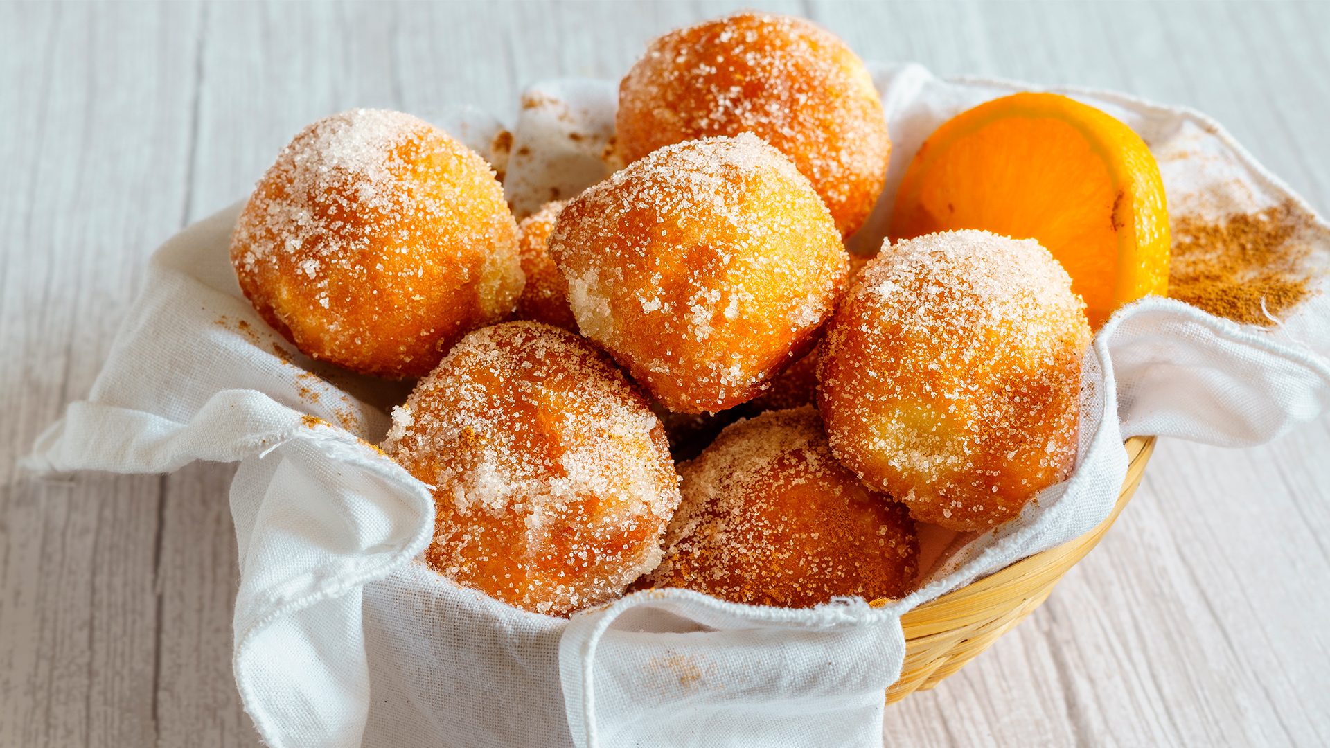 Buñuelos de viento artesanos en Madrid: historia y dónde comprarlos - Saborea Madrid