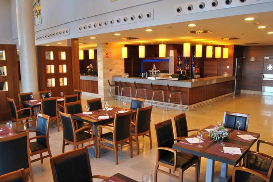 RESTAURANTE Y CAFETERÍA AVANT