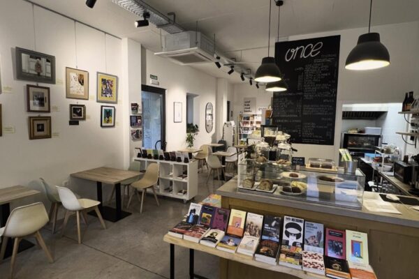 ONCE CAFÉ CON LIBROS