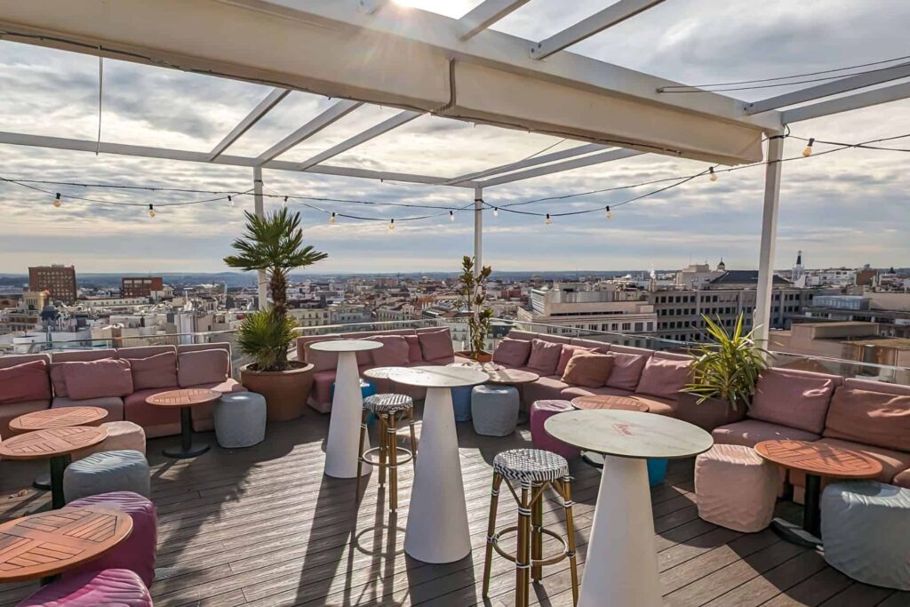 Casa Suecia terraza con vistas cóctel