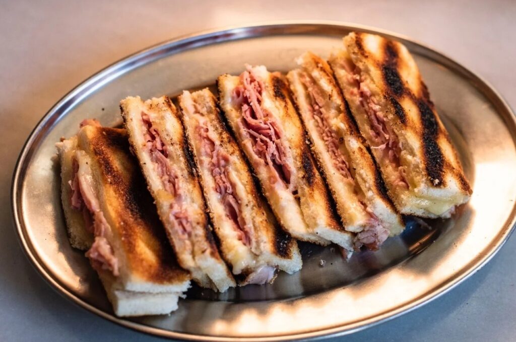 Bikini Los 33 Madrid - bares hi-fi