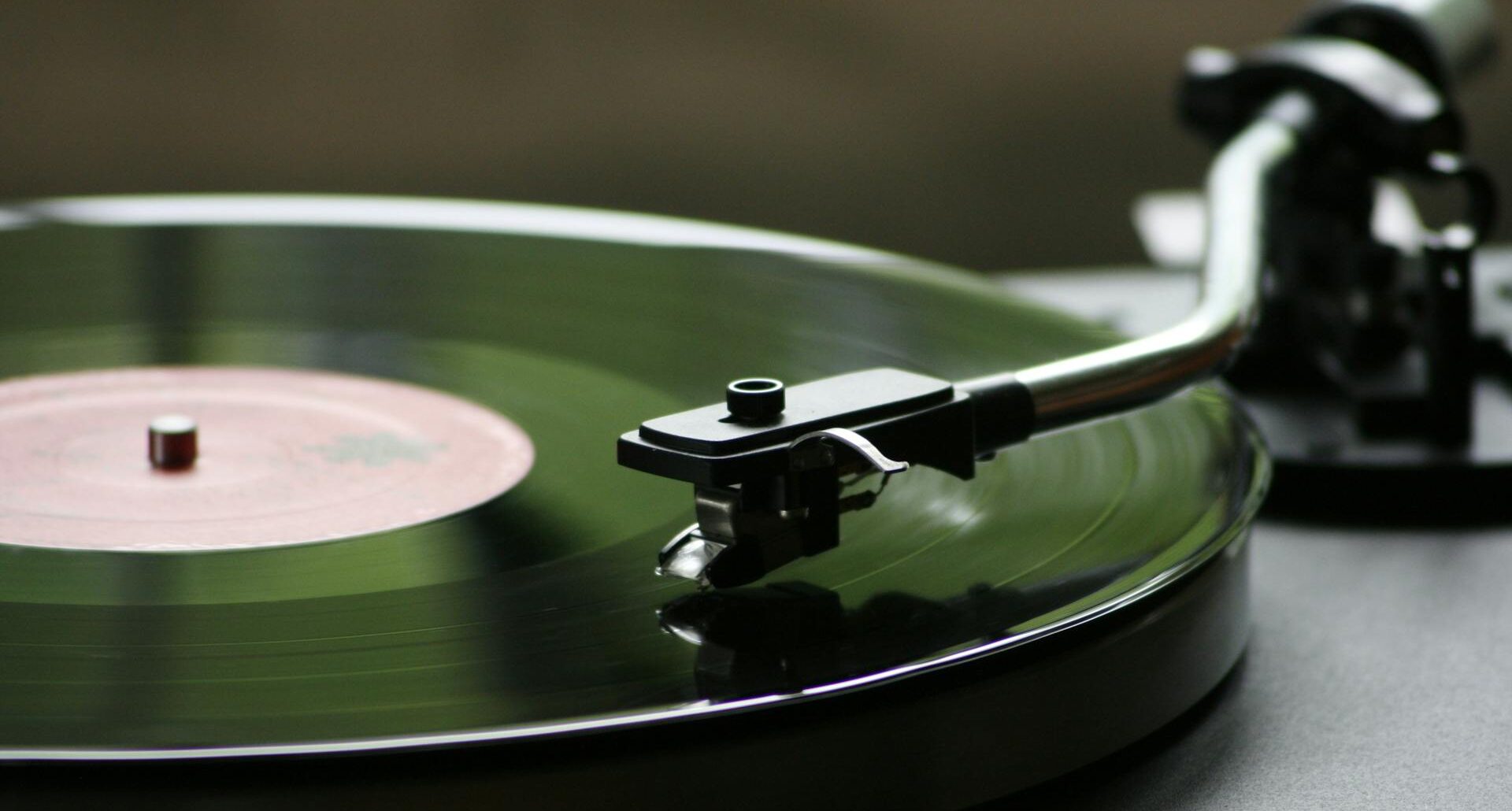 Bares hi-fi en Madrid: templos del buen sonido y la buena gastronomía  - Saborea Madrid