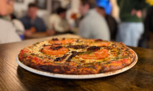 Pizza vegetal taberna Alimaña La Hiruela